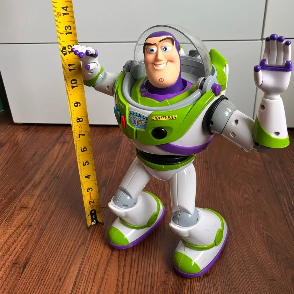 Buzz Lightyear Toy can move and talk - Picture 1 of 6